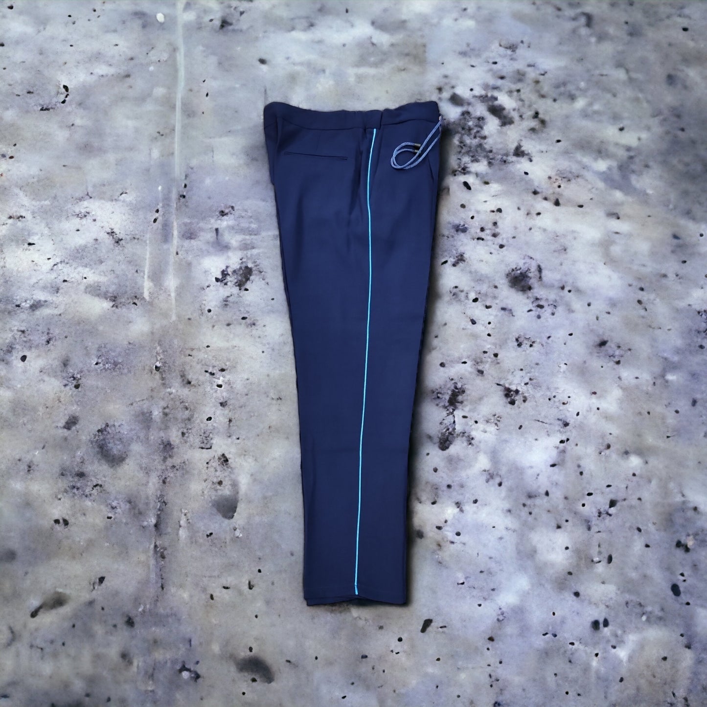 Pantalon cu siret