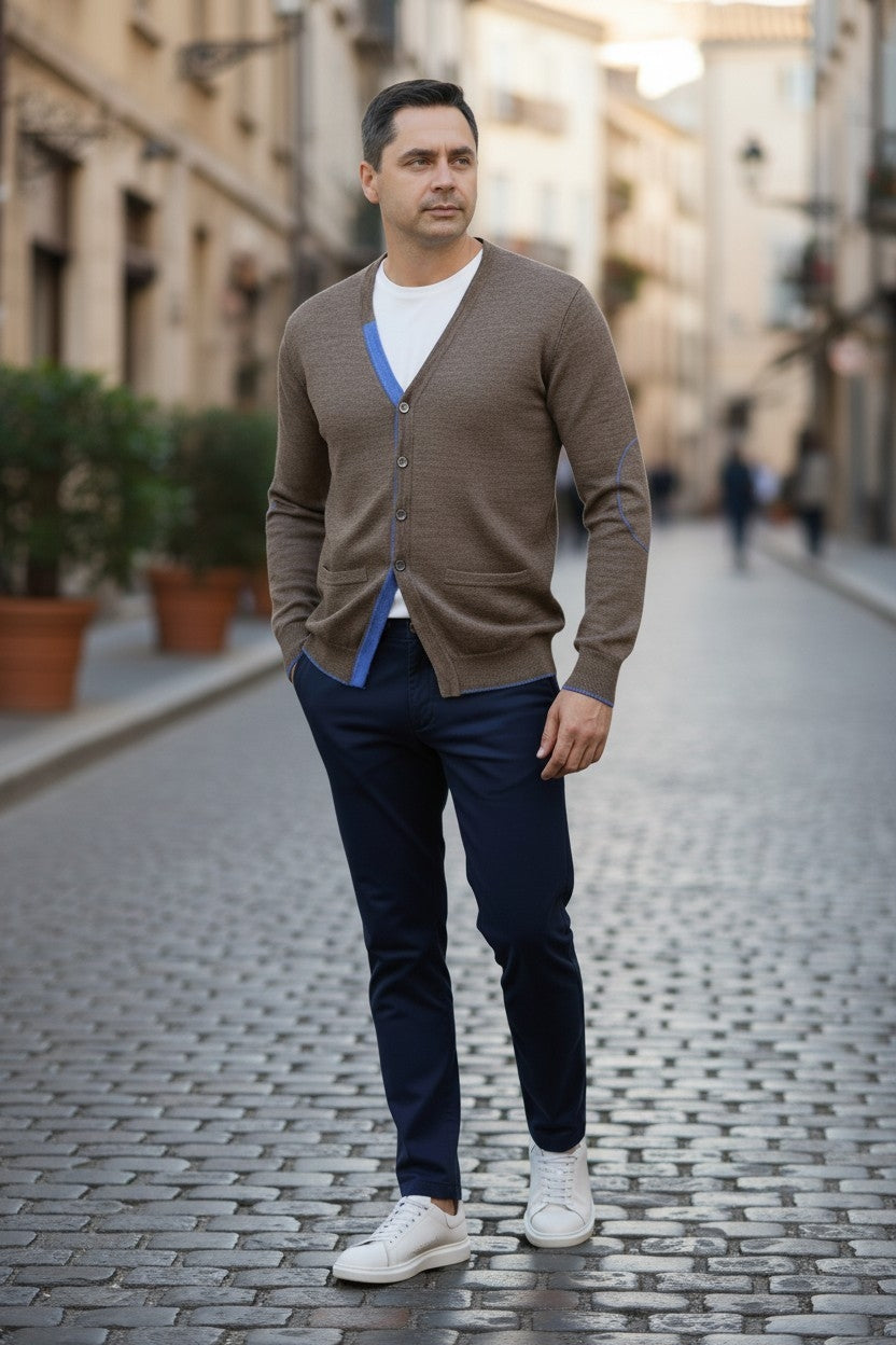 Pulover cu nasturi maro cu albastru regal din lana si acril